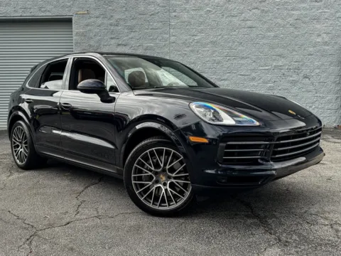 More photos of 2022 Porsche Cayenne at Gravity Autos Roswell, GA