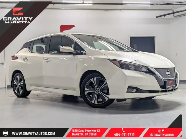 2022 Nissan LEAF SV's photo