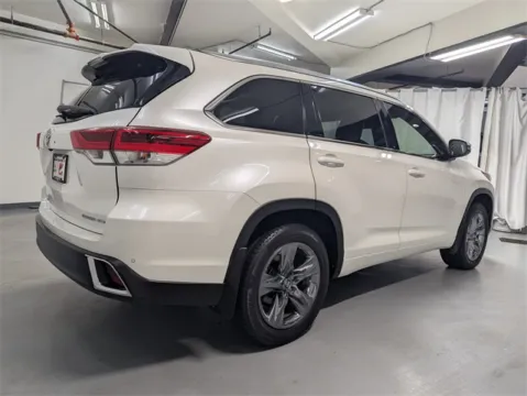 Another view of 2019 Toyota Highlander Limited Platinum for sale in Marietta, GA at Gravity Autos Marietta