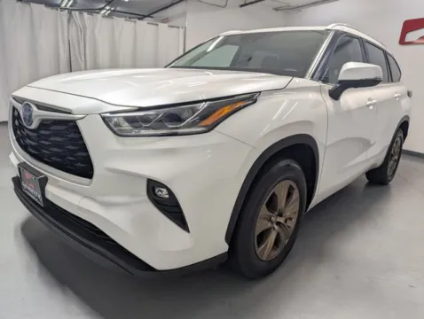 More photos of 2023 Toyota Highlander Hybrid Bronze Edition at Gravity Autos Marietta, GA