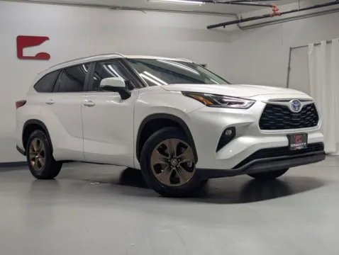 Photos of 2023 Toyota Highlander Hybrid Bronze Edition for sale in Marietta, GA at Gravity Autos Marietta