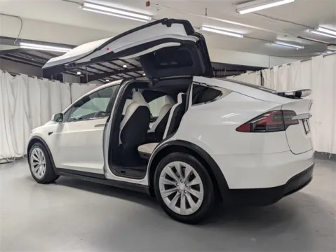 More photos of 2020 Tesla Model X Long Range at Gravity Autos Marietta, GA