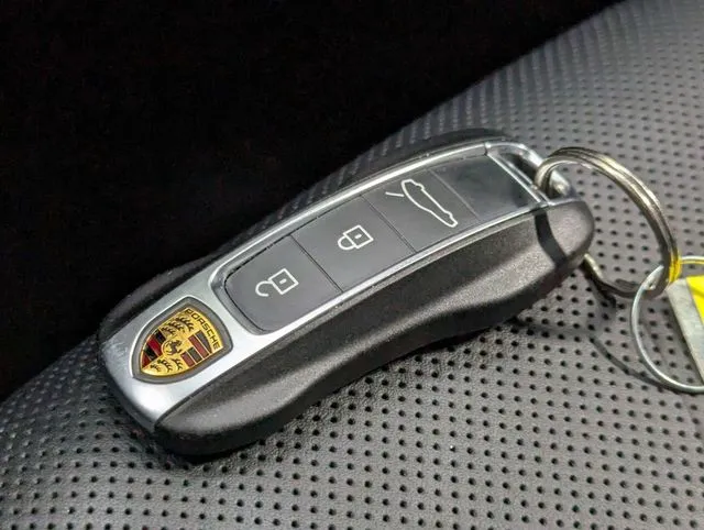 2023 Porsche Panamera Platinum Edition - Photo 25