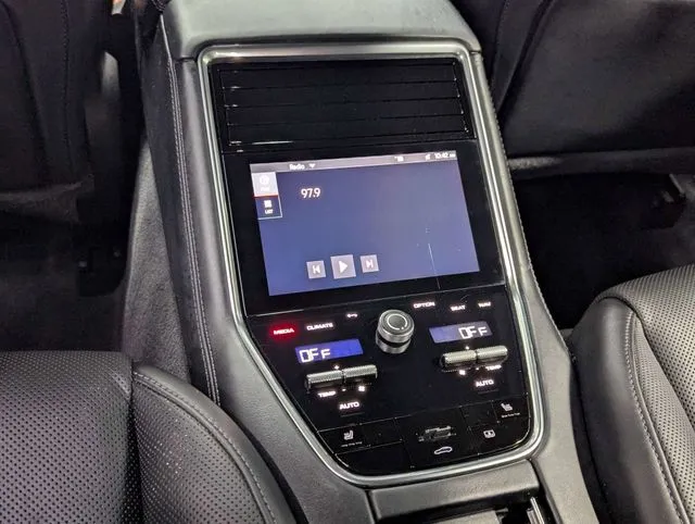 2023 Porsche Panamera Platinum Edition - Photo 10