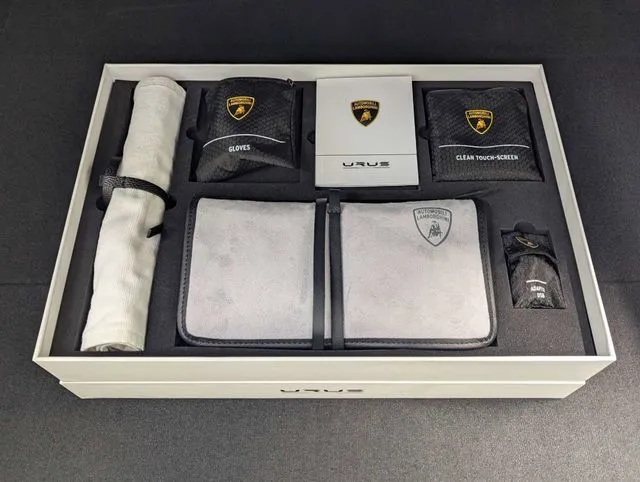 2023 Lamborghini Urus Performante - Photo 30