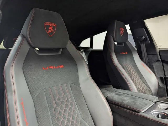 2023 Lamborghini Urus Performante - Photo 12
