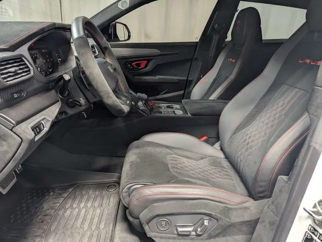 2023 Lamborghini Urus Performante - Photo 10