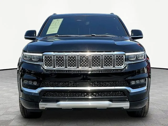 Jeep Grand Wagoneer photo 2