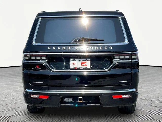 Jeep Grand Wagoneer photo 6