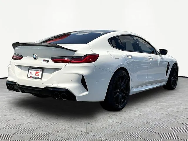 BMW M8 photo 7
