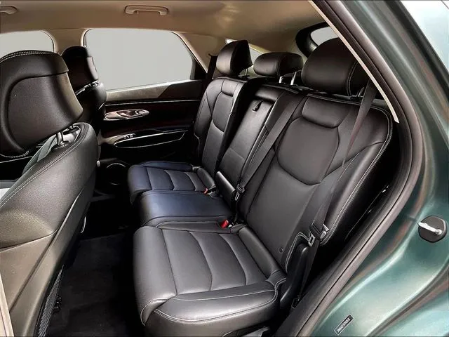 Genesis GV70 photo 24