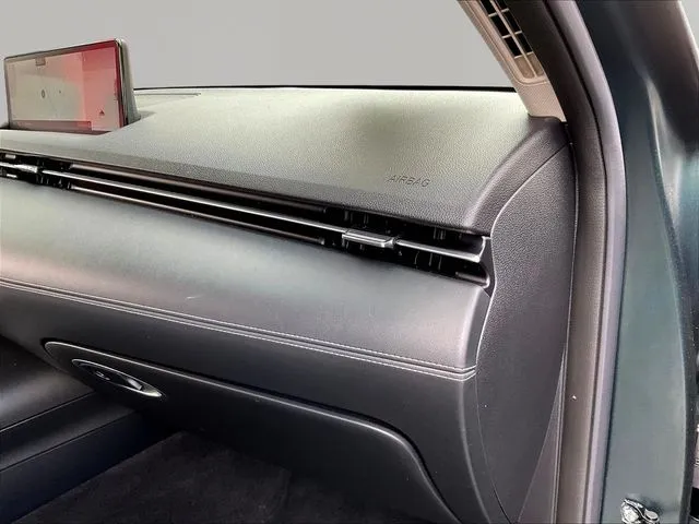 Genesis GV70 photo 28