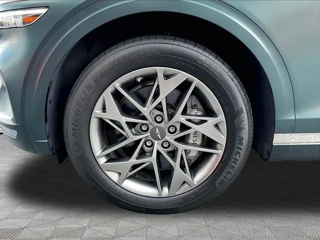 Genesis GV70 photo 35