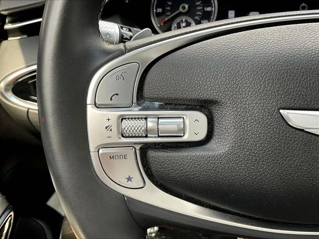 Genesis GV70 photo 13