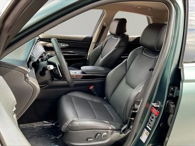 Genesis GV70 photo 23