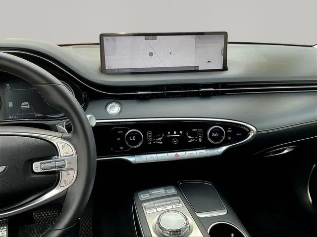 Genesis GV70 photo 11
