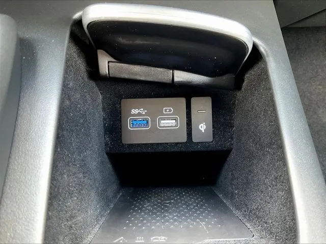 Genesis GV70 photo 18