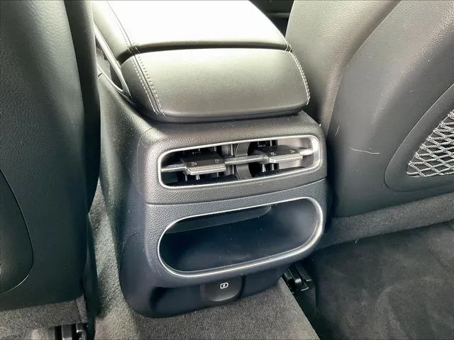 Genesis GV70 photo 12