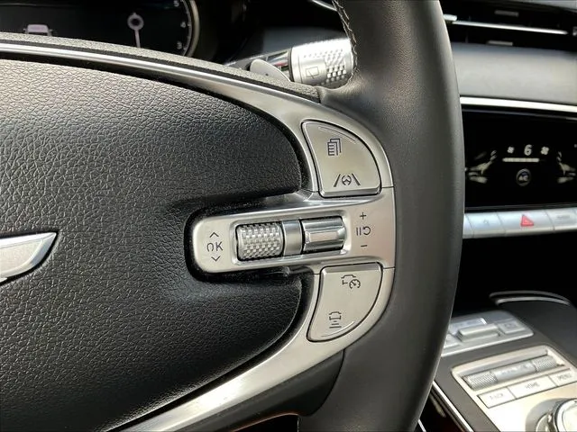 Genesis GV70 photo 14