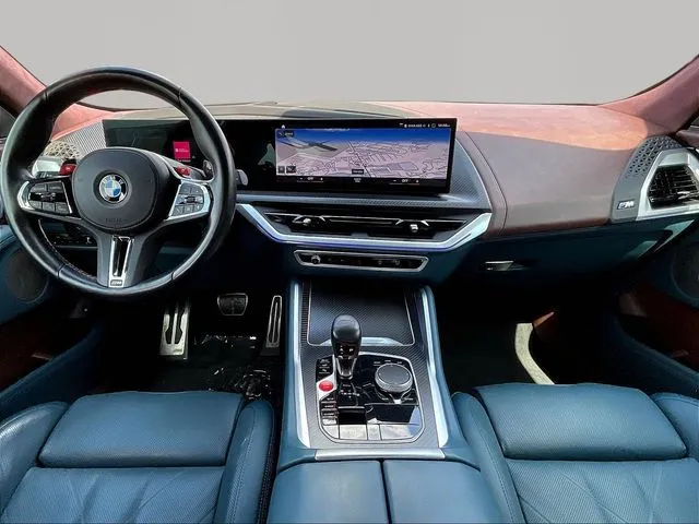 BMW XM photo 9