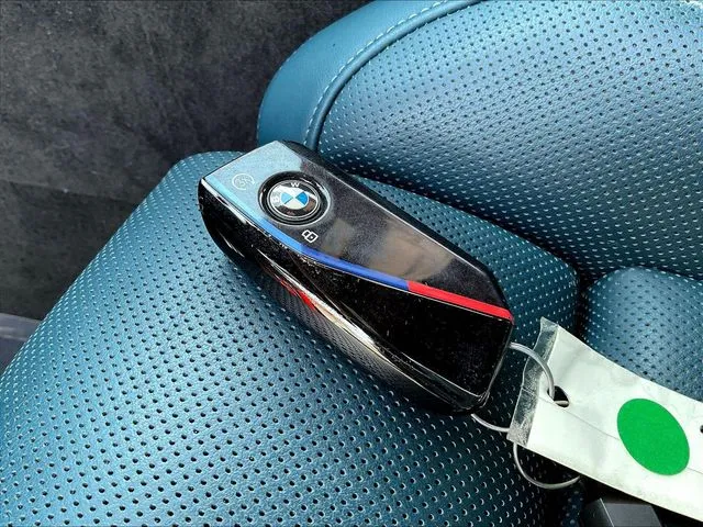 BMW XM photo 37