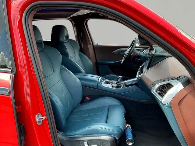 BMW XM photo 31