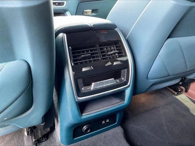 BMW XM photo 12