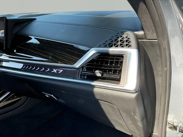 BMW X7 photo 28