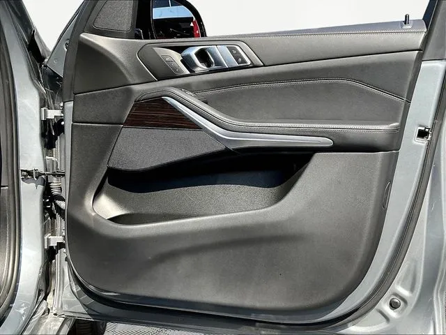 BMW X7 photo 30