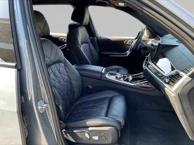 BMW X7 photo 31