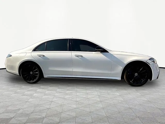 Mercedes-Benz S-Class photo 8