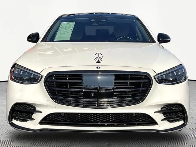 Mercedes-Benz S-Class photo 2