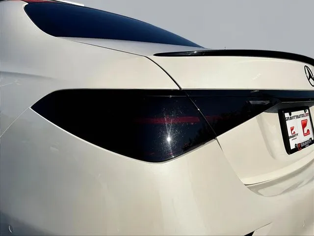 Mercedes-Benz S-Class photo 24