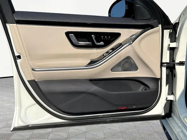 Mercedes-Benz S-Class photo 21