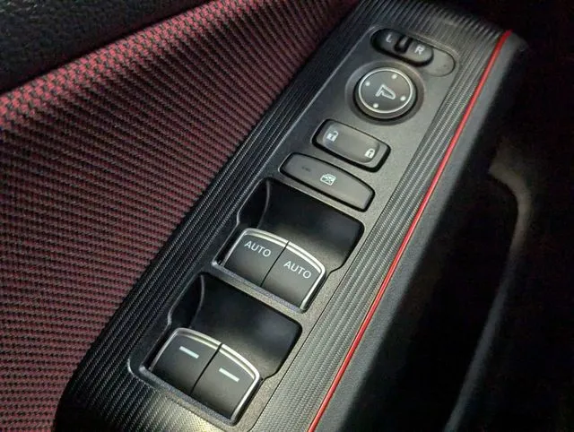 Honda Civic Si photo 18