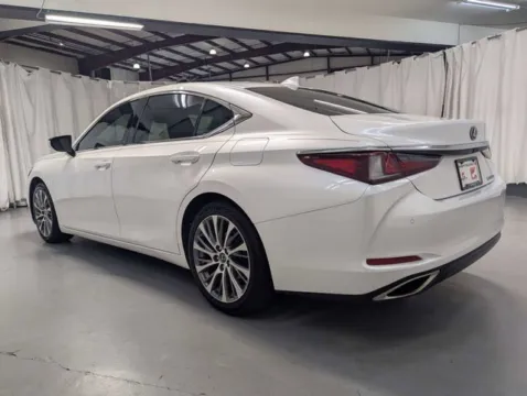 More photos of 2020 Lexus ES 350 at Gravity Autos Marietta, GA