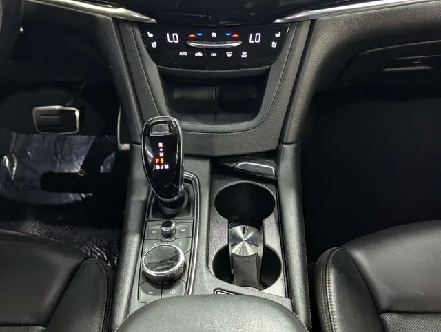 Cadillac XT6 photo 12