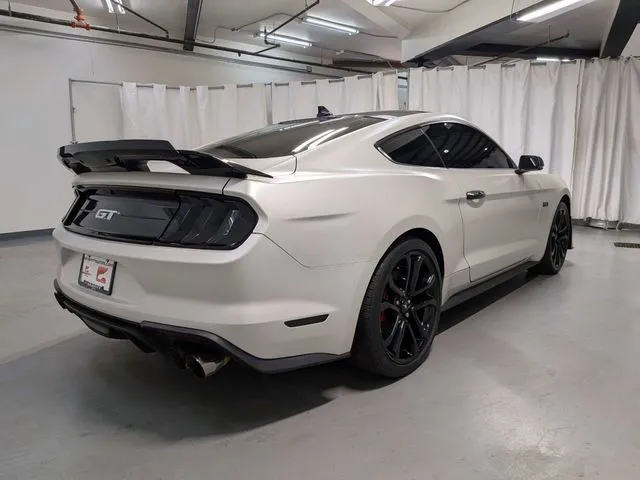 2021 Ford Mustang GT Premium - Photo 3