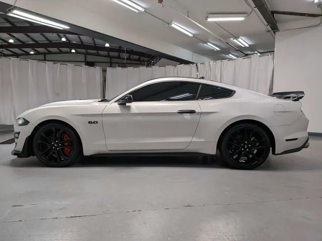 2021 Ford Mustang GT Premium - Photo 23