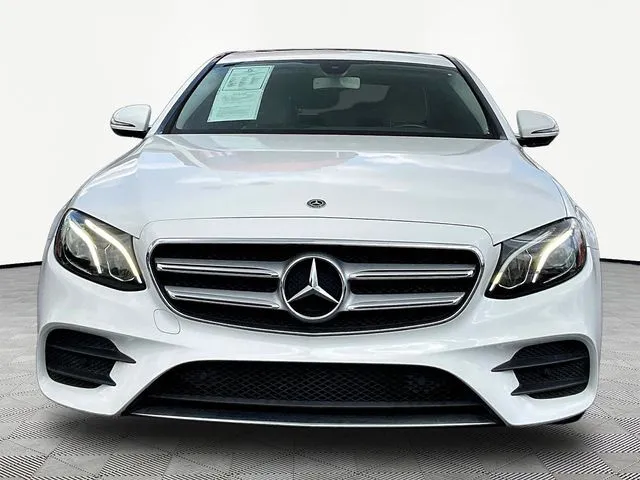 Mercedes-Benz E-Class photo 2