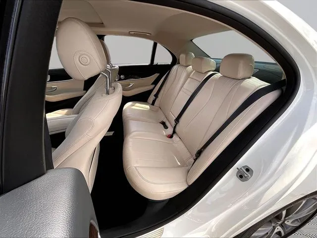 Mercedes-Benz E-Class photo 23