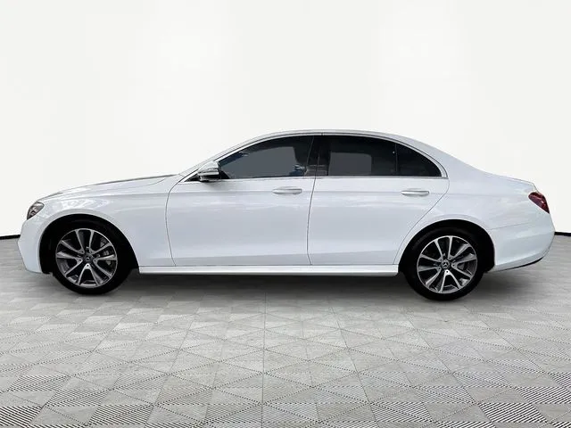 Mercedes-Benz E-Class photo 4