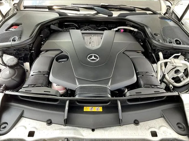 Mercedes-Benz E-Class photo 31