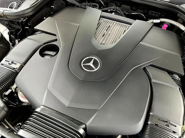 Mercedes-Benz E-Class photo 32