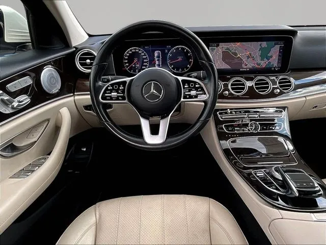 Mercedes-Benz E-Class photo 10