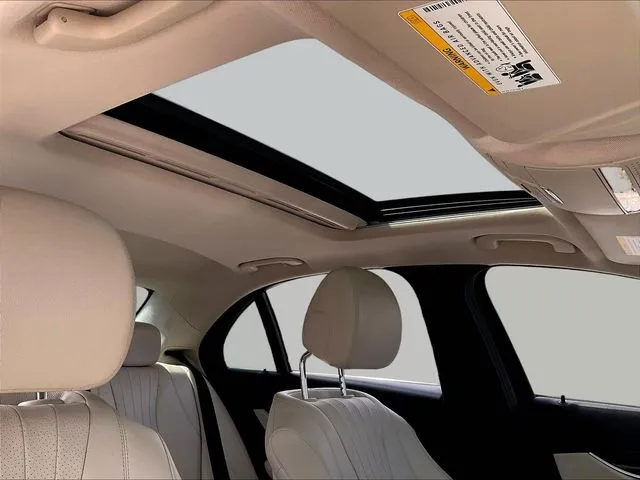 Mercedes-Benz E-Class photo 28