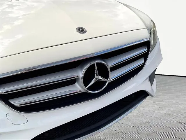 Mercedes-Benz E-Class photo 34