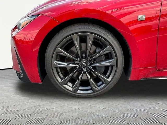 Lexus IS photo 35
