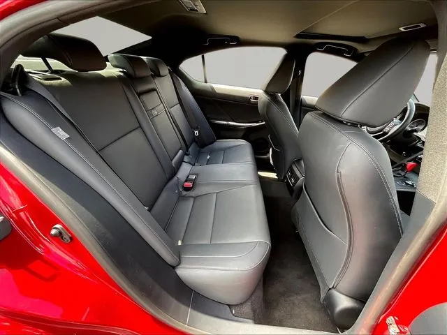 Lexus IS photo 26