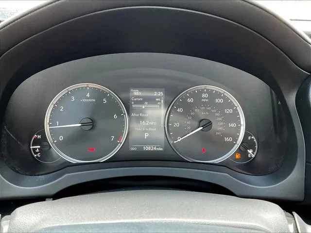 Lexus IS photo 15